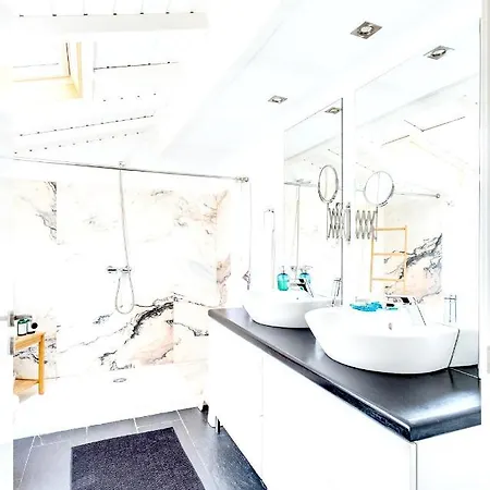 With One Bedroom In With Wonderful City View Furnished Balcony And Wifi Апартаменты